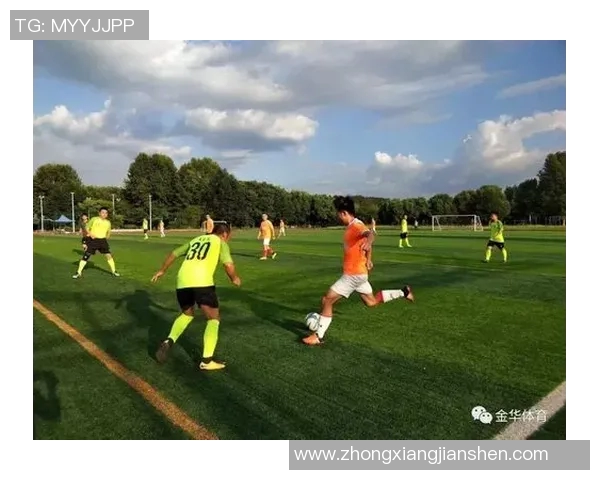 足球明星亲授成人课程视频助你提升球技与战术思维