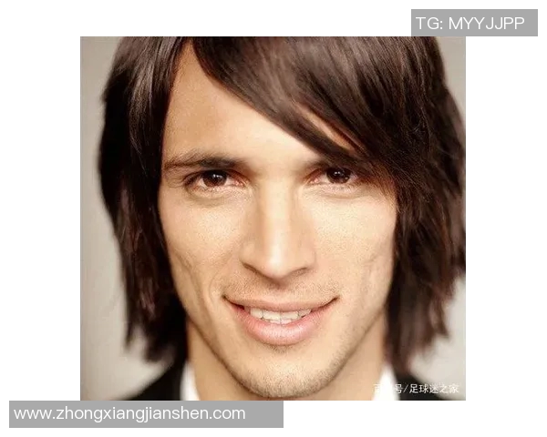 足球明星时尚杂志揭秘球场外的潮流风向与明星生活方式